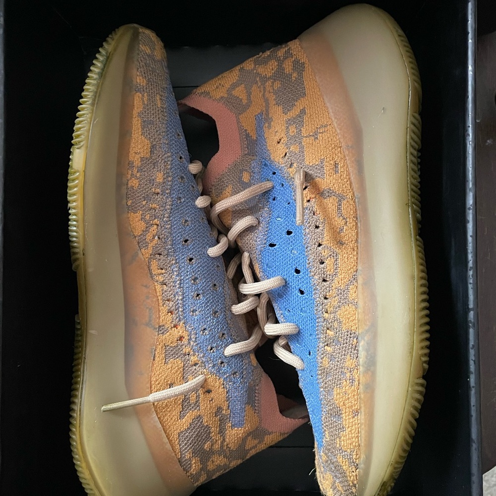YEEZY 380 Blue oat UA